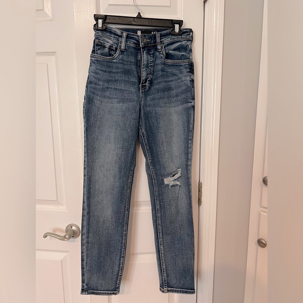 Kut from the Kloth Naomi Fab AB girlfriend straight leg Jeans with Stretch